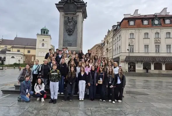 Młodzież z Bukowska i Sanoka podsumowała finał Interreg Cooperation Day 2026 w Warszawie