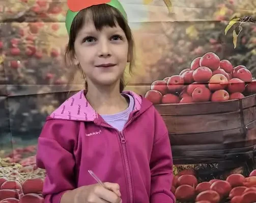 Światowy Dzień Jabłka w klasie 1a – radosna lekcja o zdrowiu i współpracy