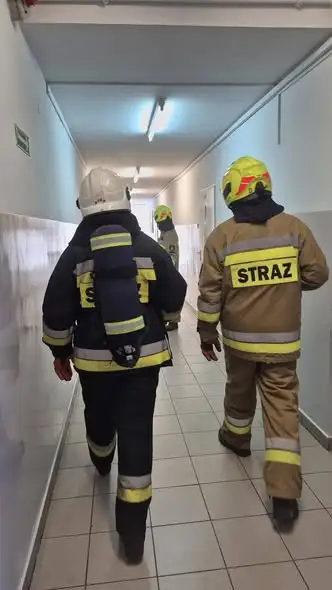 Próbna ewakuacja w szkole w Komańczy z udziałem strażaków OSP