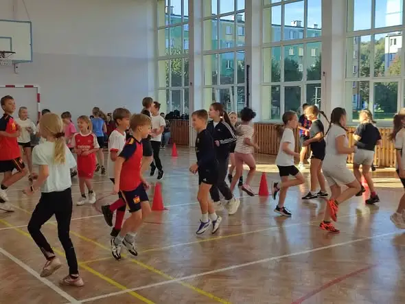 Jesienne zawody sportowe w SP4 Sanok – relacja z wydarzenia