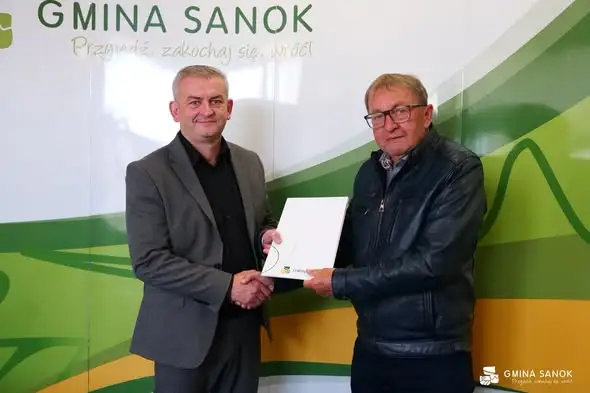 Gmina Sanok inwestuje w wodociąg w Pakoszówce – podpisano umowę na I etap