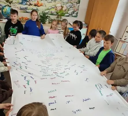 Uczniowie z Sanoka przygotowali wzruszającą paczkę na 100. urodziny Pani Haliny