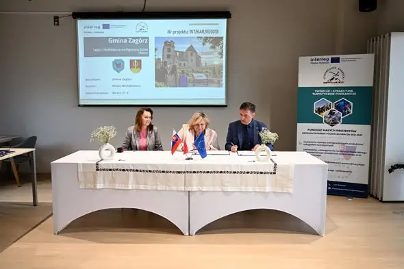 Zagórz i Medzilaborce łączą siły: pomnik niedźwiedzia i ławeczka Warhola przyciągną turystów